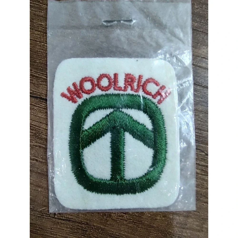 Vintage Woolrich Logo Emblem Small Soft Felt Cloth Patch Green Tree Arrow